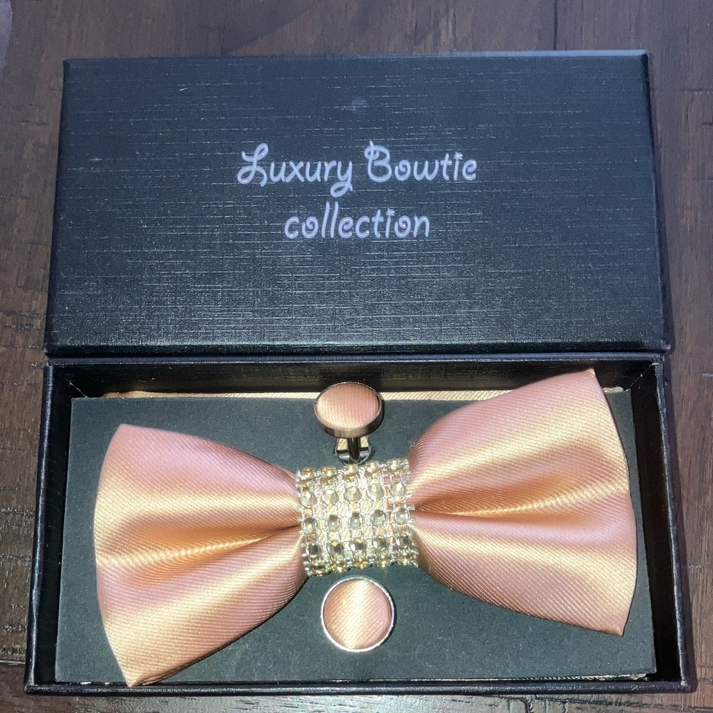 Gold Bowtie Set